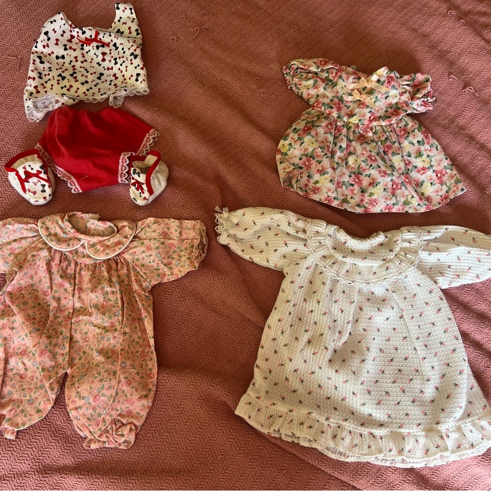 Vintage My Twinn Cuddly Sisters dolls 14” dresses/ outfits/ shoes